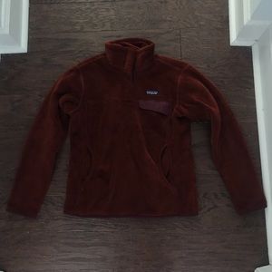 Patagonia Pull Over Maroon with Pouch Pocket M